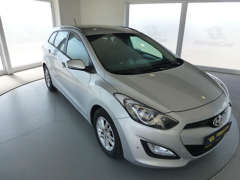 Hyundai i30 (2013) 1,6CRDI*ALU*KLIMA*VYHŘ.SED** - fotka 3 z 22