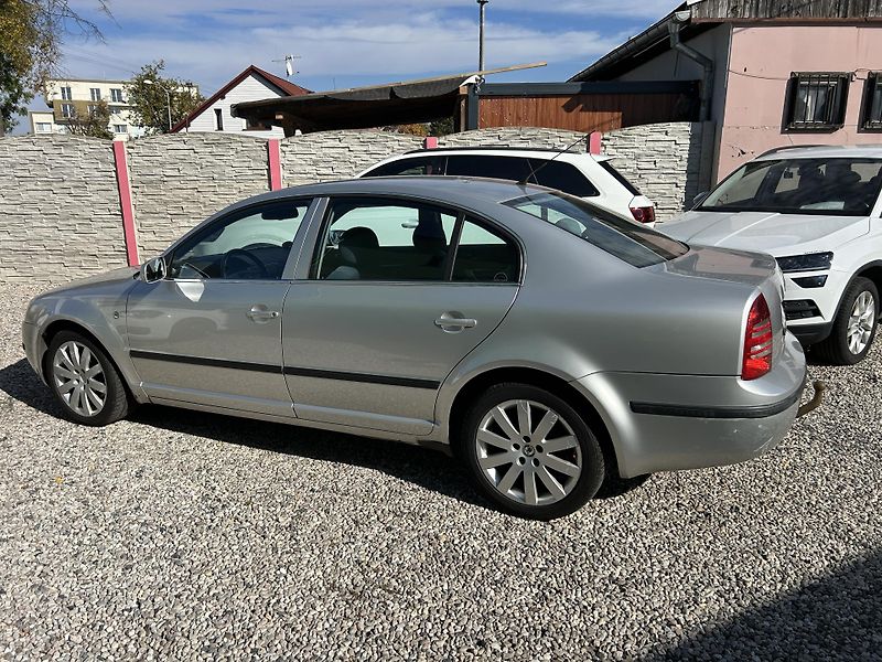 Škoda Superb (2006) 1.9 TDi 96 KW  - fotka 9 z 18