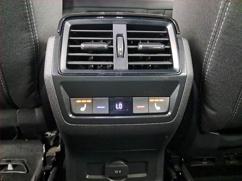 Škoda Karoq (2022) Sportline 1.5 TSI - fotka 17 z 23