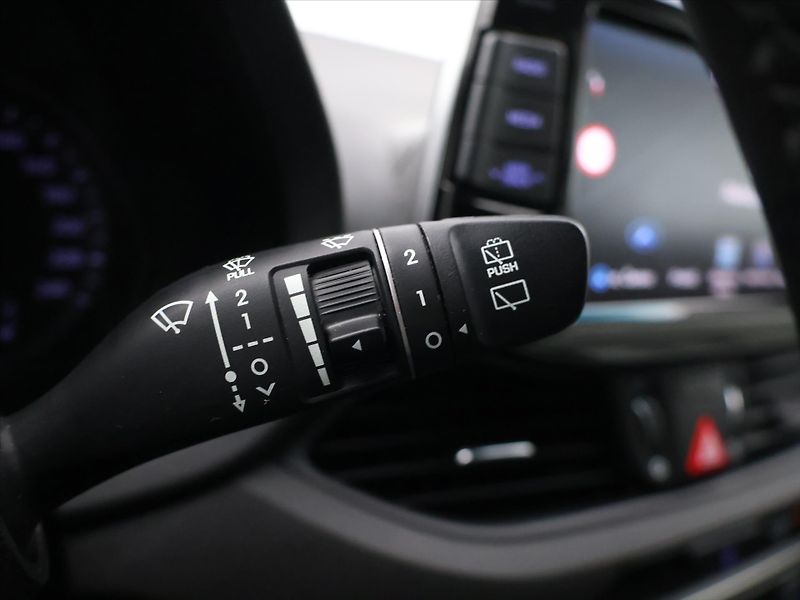 Hyundai i30 1,4 T-GDI 103kW DCT Navi LED - fotka 19 z 32