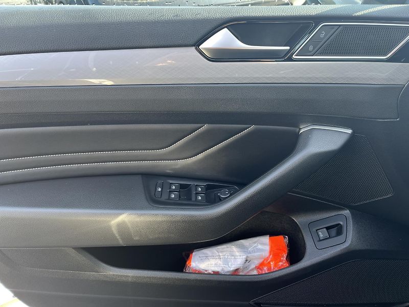 Volkswagen Passat Elegance 2.0 TDI 110 kW DSG Va - fotka 20 z 24
