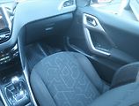 Peugeot 2008 (2016) 1.2 PureTech, Automat - náhled 8