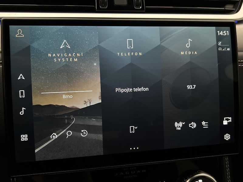 Jaguar F-Pace D200 R-DYNAMIC SE AWD AUT  - fotka 30 z 49