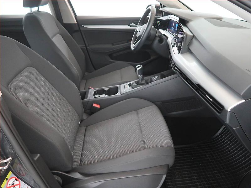 Volkswagen Golf (2020) Life 1.0 TSI, Serv.kniha - fotka 9 z 12