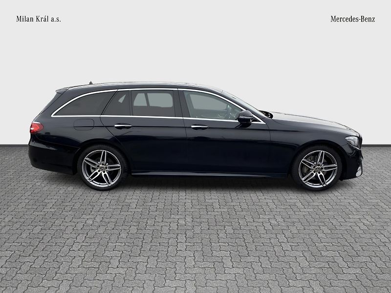 Mercedes-Benz Třídy E E 220d 4M AMG - fotka 6 z 23