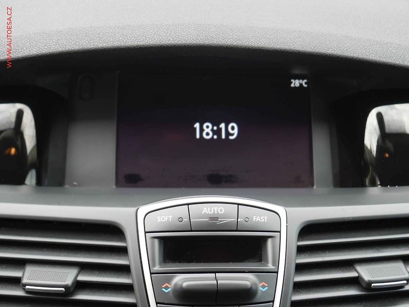 Renault Laguna (2013) 1.5 dCi, ČR, Navi, výhřev - fotka 12 z 22