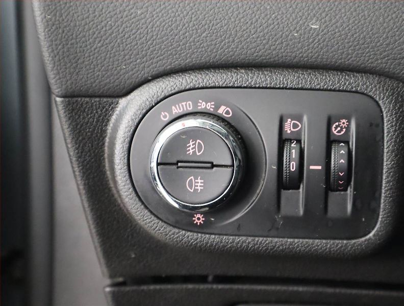 Opel Zafira (2014) 1.6 CDTI, Navi, Tempomat - fotka 21 z 21