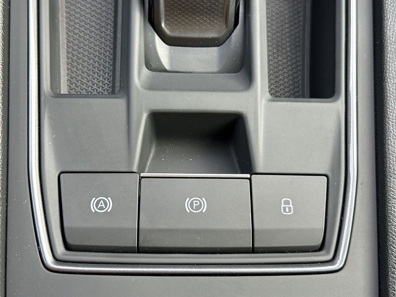 Cupra Formentor (2023) 1.4 TSI e-Hybrid DSG - fotka 24 z 32