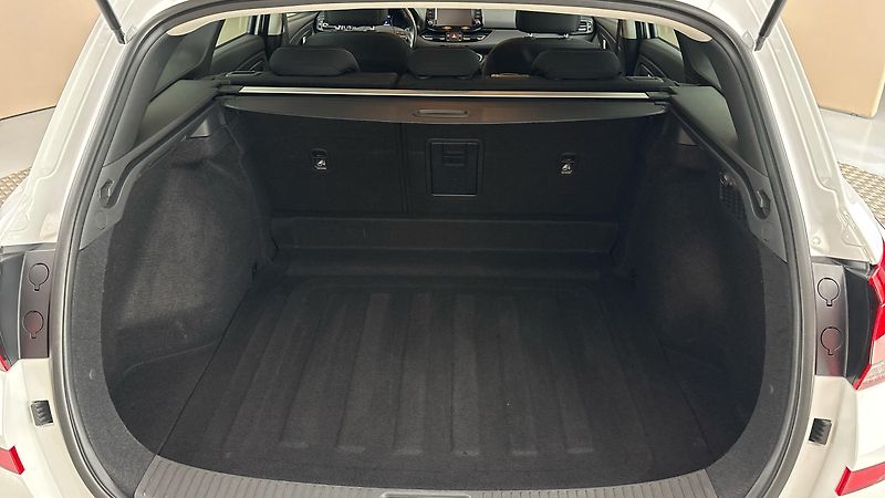 Hyundai i30 1.0 T-GDI Smart Kombi - fotka 17 z 23