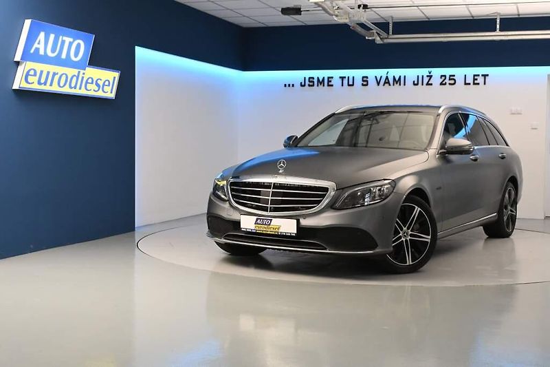 Mercedes-Benz Třídy C (2020) 2.0 300 DE T 9G-TRONIC LED 360 - fotka 2 z 47