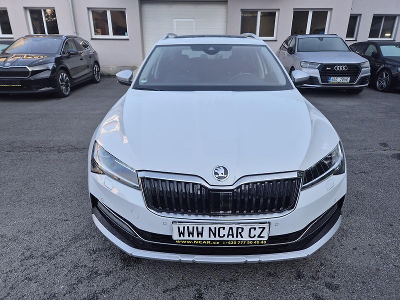 Škoda Superb Combi Scout TDi,140kw,DSG,4x4 - fotka 9 z 13