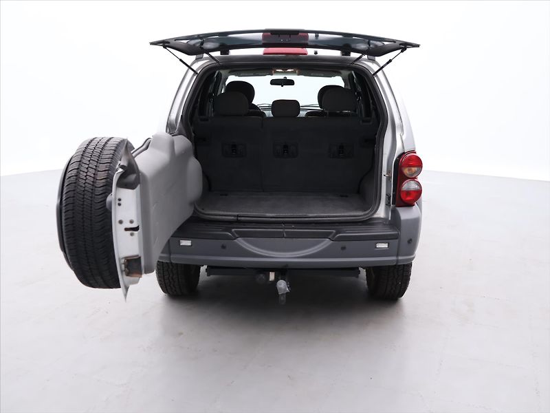 Jeep Cherokee 2,8 CRD 120kW 4x4 Limited Tažn - fotka 7 z 26