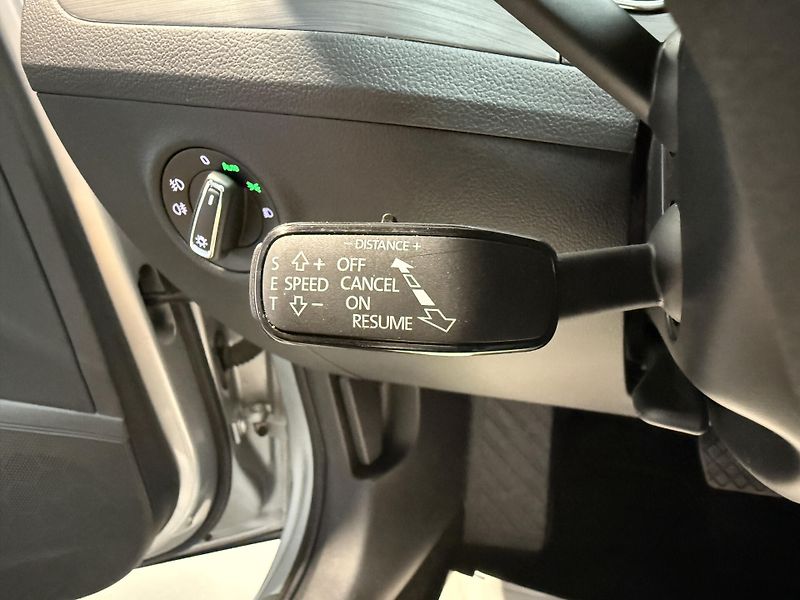 Škoda Superb 2.0 TDI 110kW Style Combi DSG - fotka 8 z 15