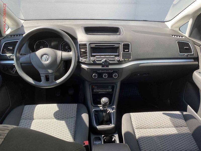 Volkswagen Sharan (2012) 2.0 TDI, 2.maj,ČR, servis - fotka 8 z 17