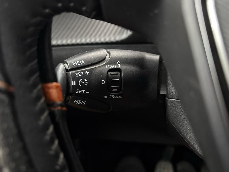 Peugeot 2008 SUV 2008 - fotka 22 z 29