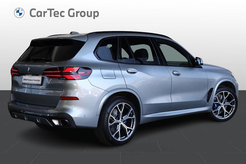 BMW X5 xDrive30d - fotka 6 z 35