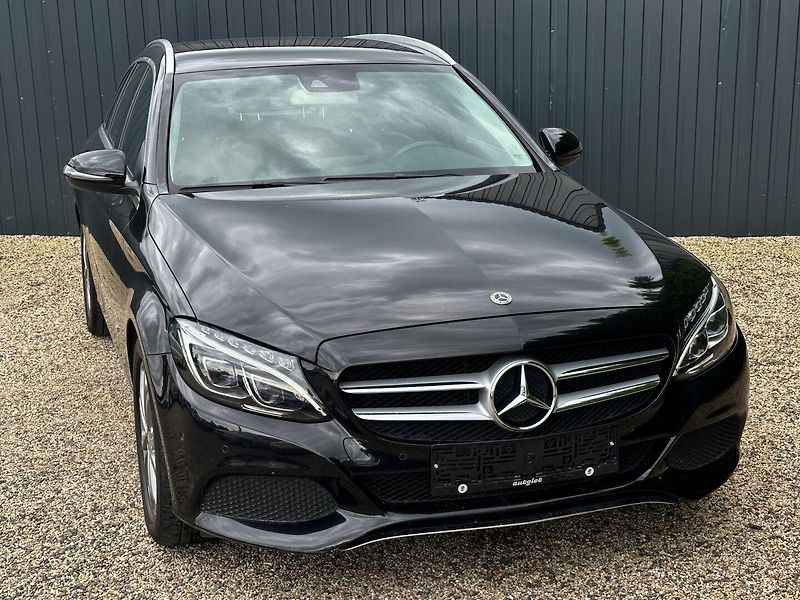 Mercedes-Benz Třídy C 200d AVNTGARDE - fotka 3 z 24