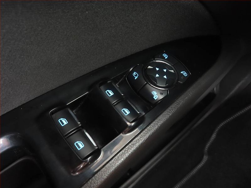 Ford Mondeo (2015) 2.0 TDCI, Xenony, Tempomat - fotka 15 z 15