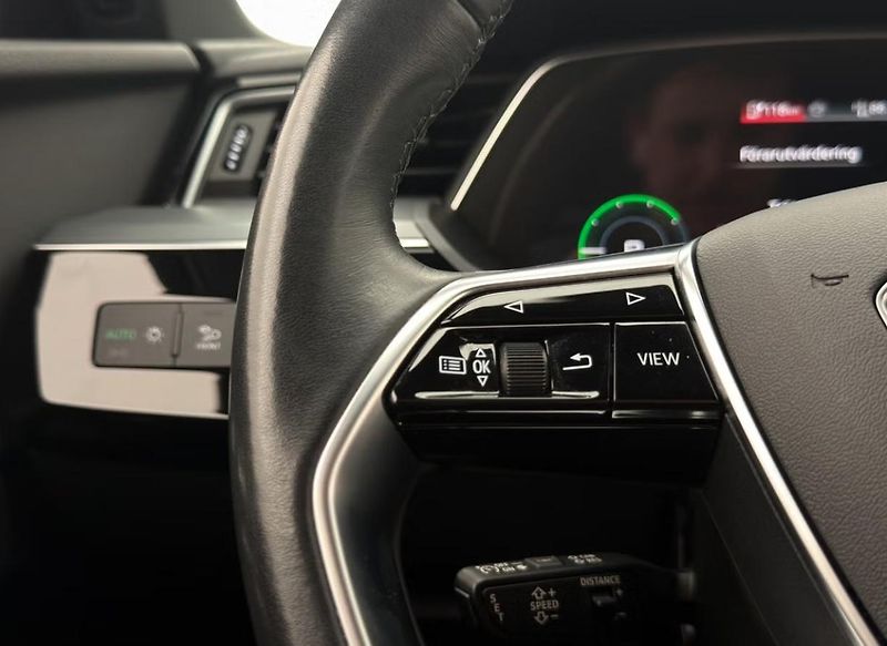 Audi Q8 e-tron 55 Quattro Kamera Tažné - fotka 29 z 36