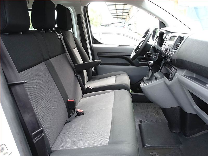 Peugeot Expert (2018) 2.0 BlueHDi, Bus, 9Míst, ČR - fotka 9 z 19