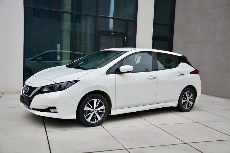 Nissan Leaf (2020) Acenta 110KW 1 MAJITEL KAMERA  - fotka 14 z 40