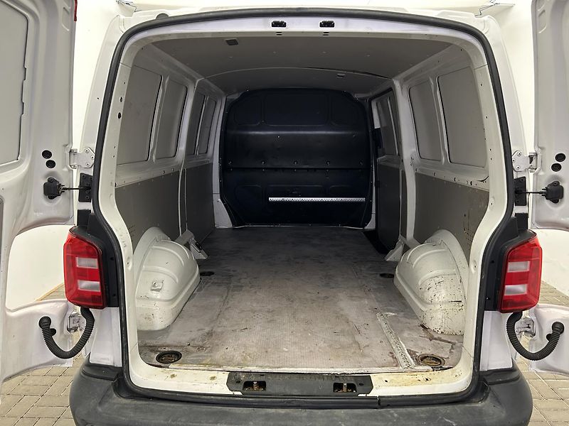 Volkswagen Transporter 2.0 TDI Long - fotka 14 z 21