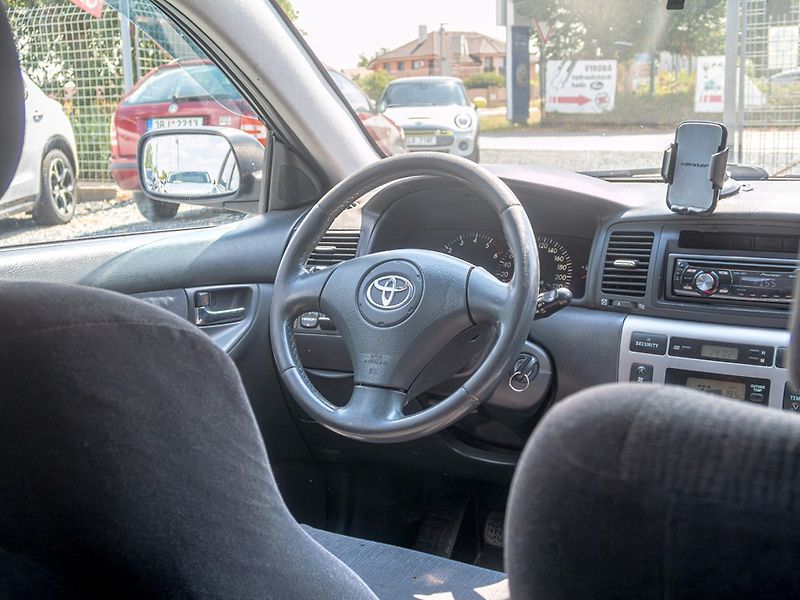 Toyota Corolla (2003) 2.0D 81KW – PO SERVISU - fotka 12 z 37