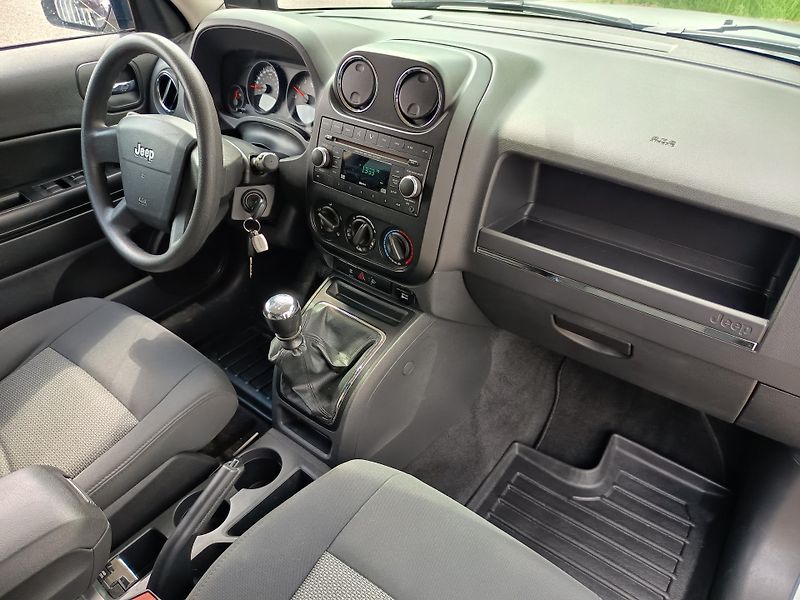 Jeep Patriot (2010) 2.0 TD 103kw - fotka 35 z 35