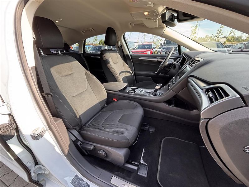 Ford Mondeo 2,0 TDCi 110kW Titanium - fotka 12 z 25