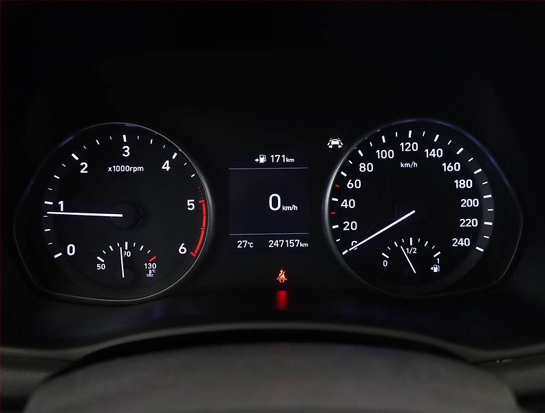Hyundai i30 (2017) 1.6 CRDi, Tempomat - fotka 9 z 17