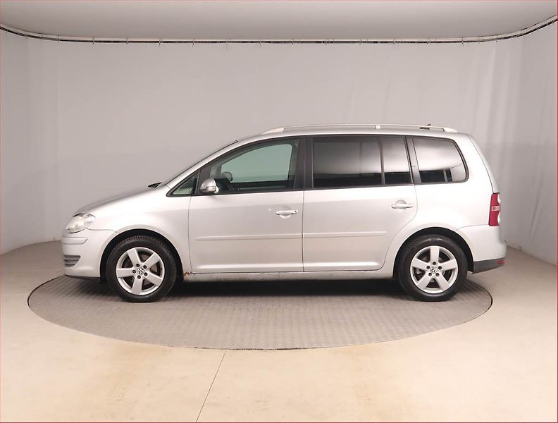 Volkswagen Touran (2007) 1.9 TDI, 7 míst, po STK, Tažné - fotka 3 z 17