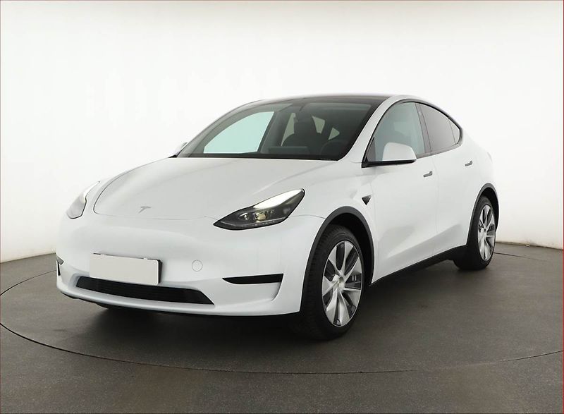 Tesla Model Y (2022) RWD LFP 60kWh, SoH 96% - fotka 2 z 21