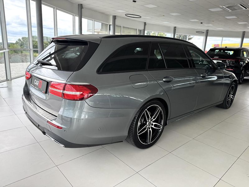 Mercedes-Benz Třídy E 220d 4Matic AMG*REZERVACE! - fotka 5 z 40