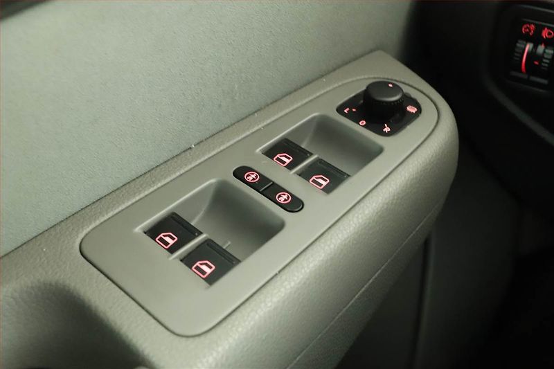 Seat Alhambra (2013) 2.0 TDI, 7 míst, Tempomat - fotka 14 z 14