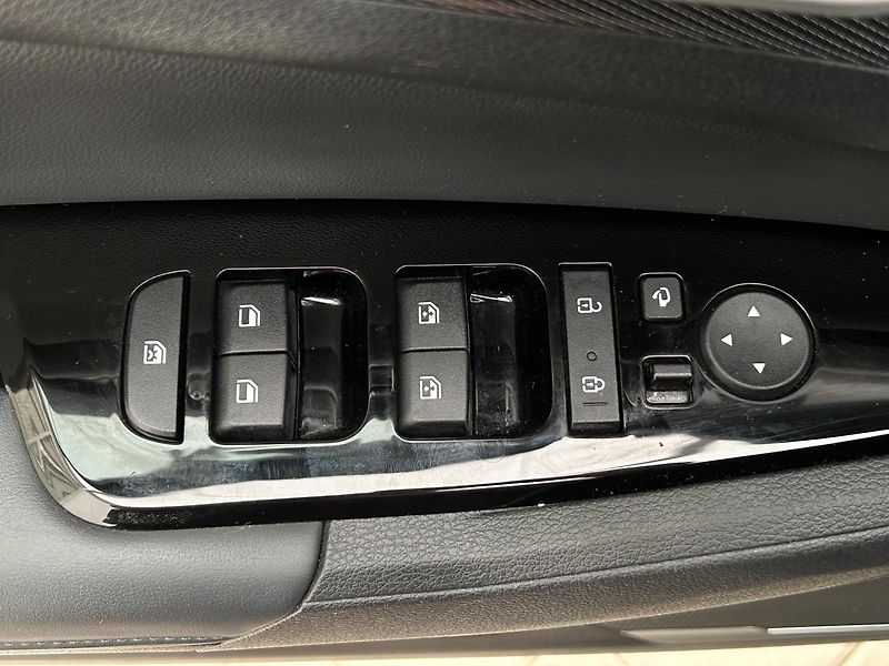 Kia Sportage 1.6 T-GDi GPF 4x2 TOP (2022) - fotka 14 z 35