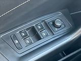 Volkswagen T-Roc 1,5 TSi 110 kW 7DSG STYLE  REZ - náhled 20