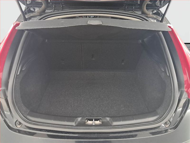 Volvo V40 (2016) 2.0 D2, Automat, Serv.kniha - fotka 14 z 17