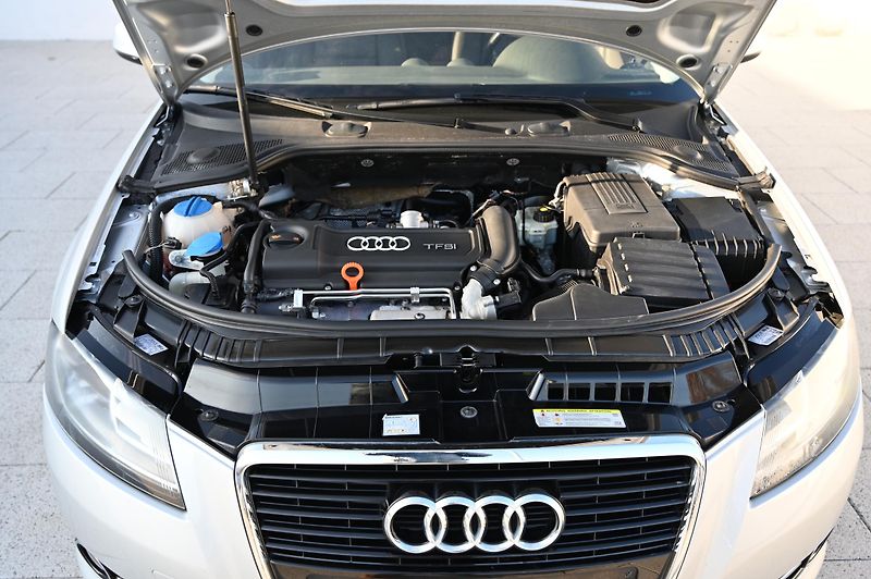 Audi A3 1.4TFSI 92KW Rezervace 6/2011 - fotka 29 z 31
