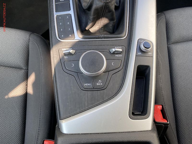 Audi A4 (2018) 1.4 TFSi, Bixen, panor, navi - fotka 13 z 17