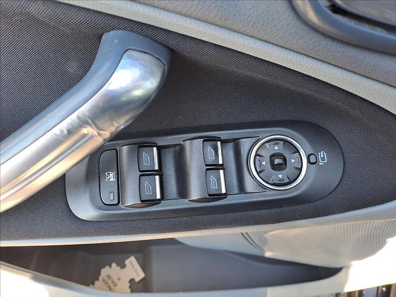 Ford Galaxy 2,0 TDCI DIGIKLIMA 7 MÍST - fotka 10 z 14