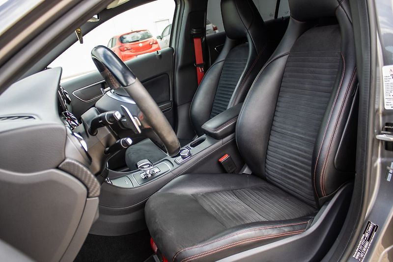 Mercedes-Benz Třídy A 4MATIC 2013 - fotka 18 z 41