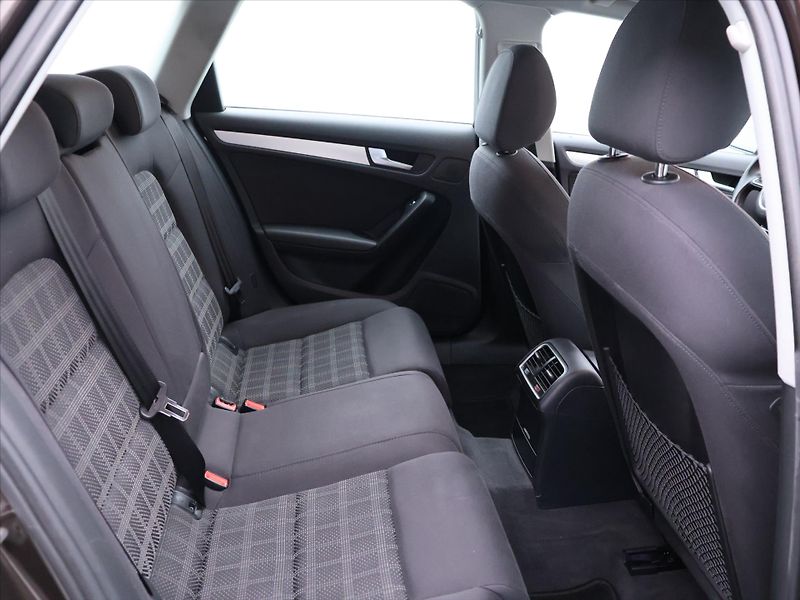 Audi A4 2,0 TDI 110kW quattro Navi Bi- - fotka 13 z 30