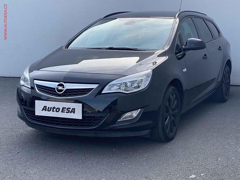 Opel Astra (2012) 1.4 T, Edition, AC, TZ - fotka 3 z 18