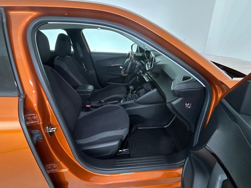 Peugeot 2008 SUV 2008 - fotka 9 z 29