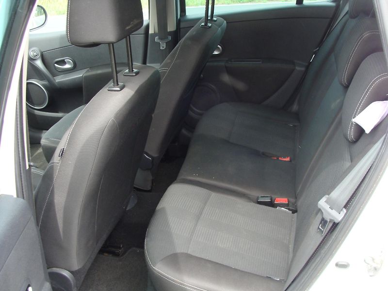 Renault Clio 1.2i, 74 kW, klimatizace - fotka 17 z 22