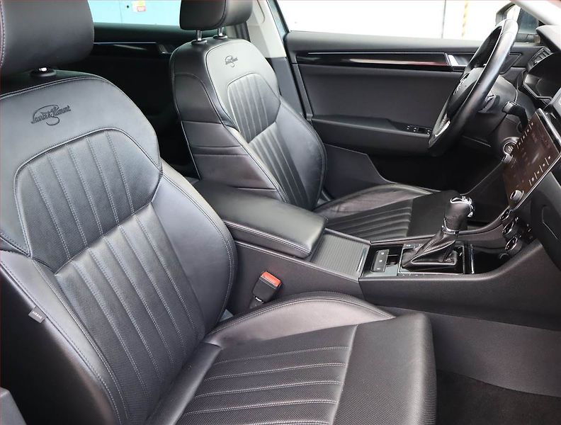 Škoda Superb (2018) Laurin&Klement 2.0 TDI - fotka 9 z 22