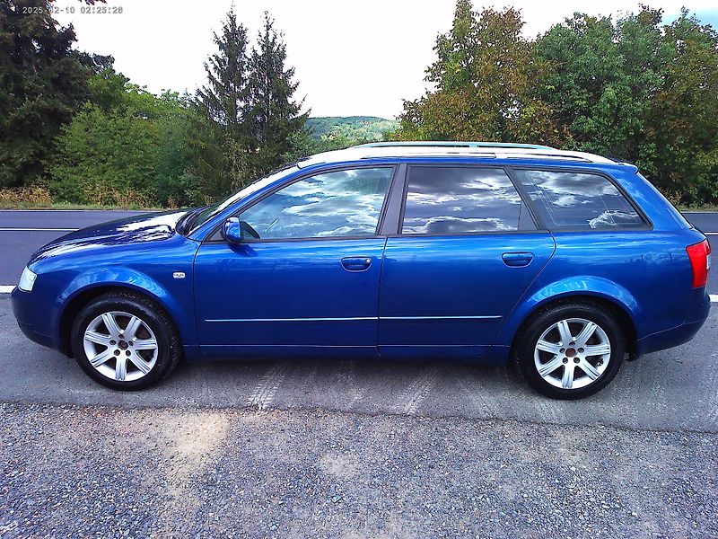Audi A4 Avant 2.0 FSi, Servisní kniha - fotka 3 z 23