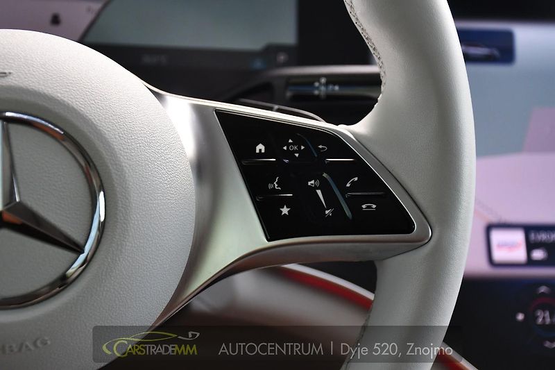 Mercedes-Benz EQE 500 4M VZDUCH MASÁŽE PANOR TAŽ - fotka 33 z 63
