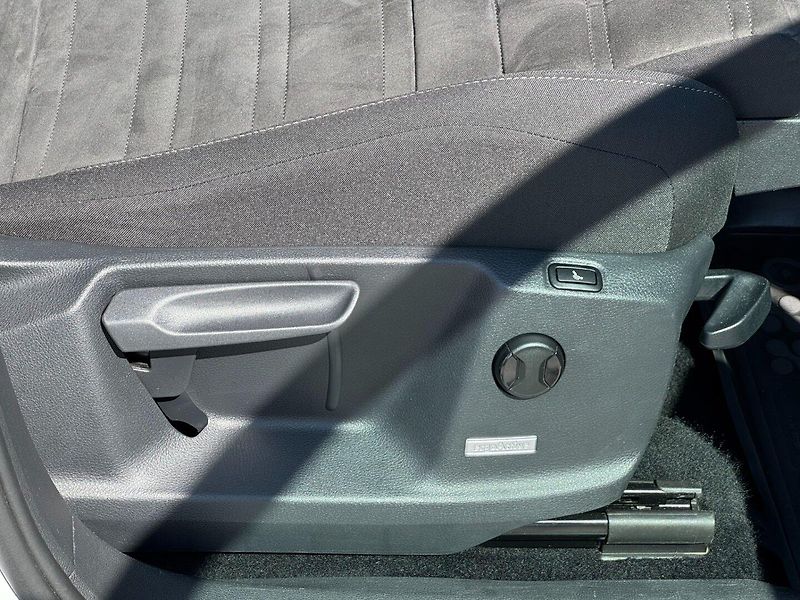 Volkswagen Touran (2017) Comfortline 2.0 TDI 110kW DSG - fotka 30 z 40