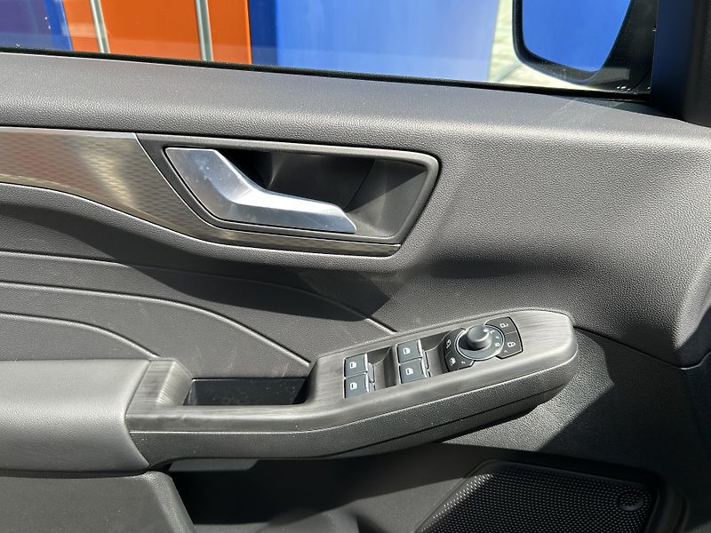 Ford Kuga Top Edition 2.5 HEV 132 kW - fotka 17 z 37